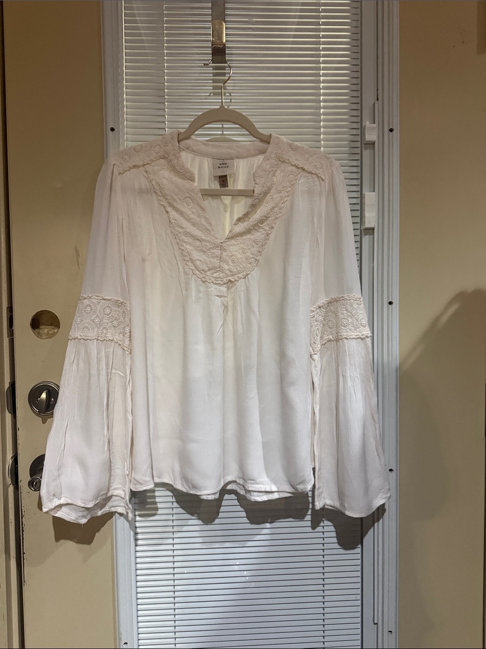 Knox Rose Cream Lace-Trim Peasant Blouse